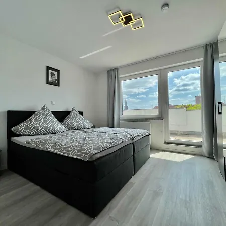 Nujen- Und Zuffenhausen Apartment